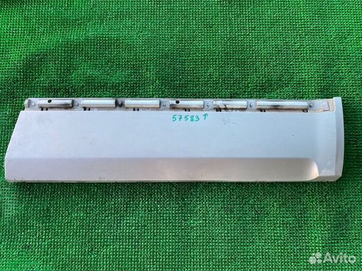 Молдинг двери прав. перед. Infiniti Qx56