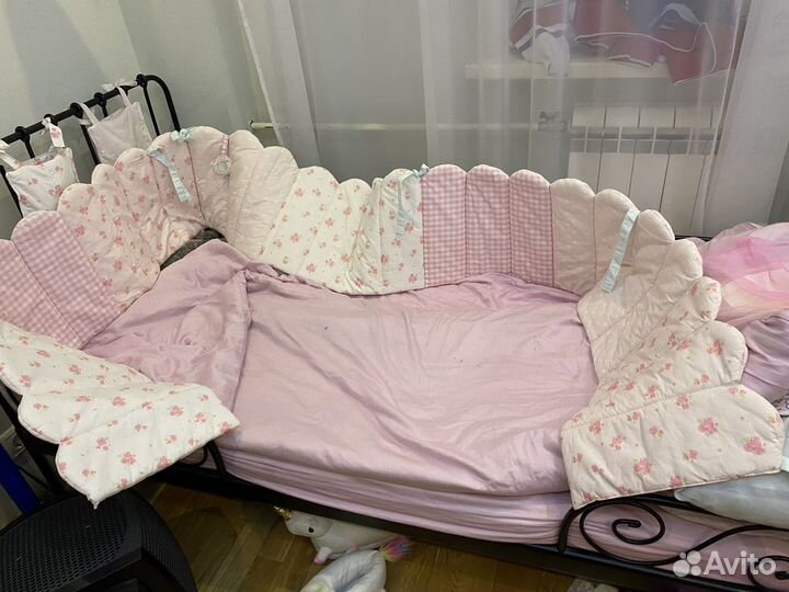 Бортики в кроватку для девочки