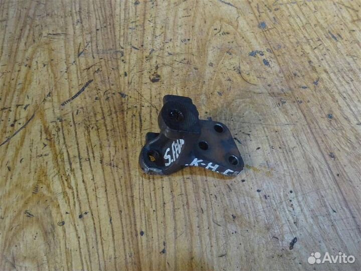 Кронштейн генератора Skoda Felicia 1995-1998