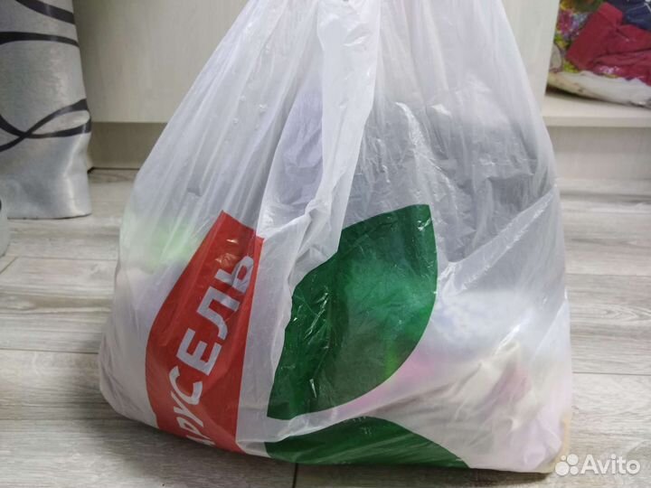 Отдам пакет вещей на девочку до года