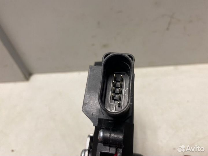 Замок двери передней левой Audi A6 C5 1997-2004