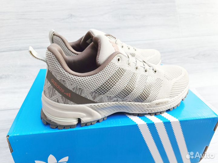 Кроссовки женские