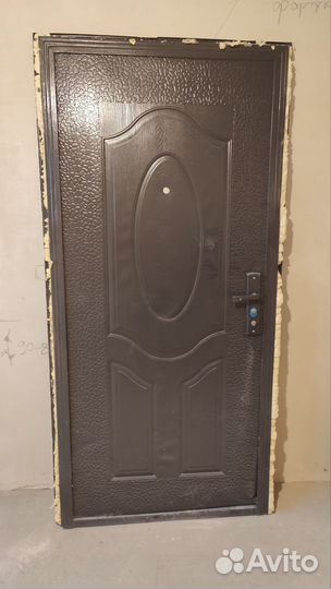 Дверь входная металлическая