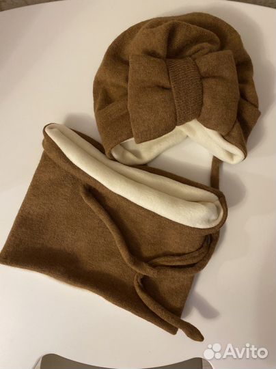 Новый комплект шапка и снуд