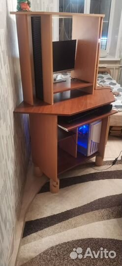 Компьютерный стол