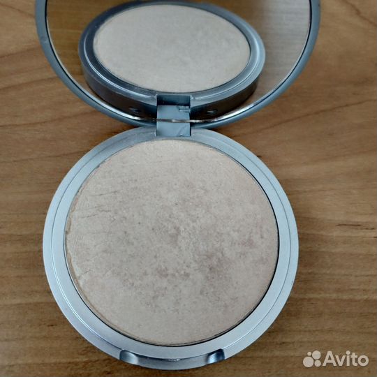 Хайлайтер Mary-Lou Manizer, the Balm