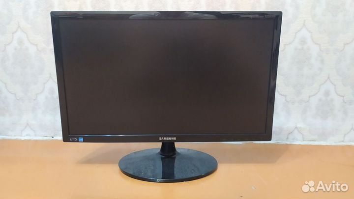 Монитор Samsung SyncMaster S22B300 22 дюйма