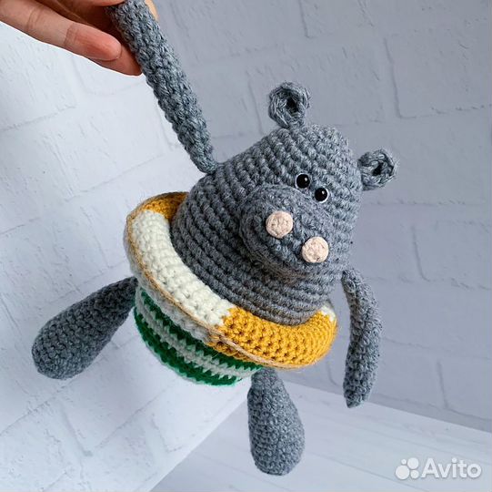 Бегемот с кругом