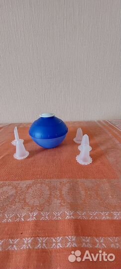 Формы для выпечки, дуршлаг, миски,шприц кондитера