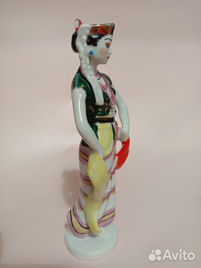 Статуэтка СССР. Индонезийский танец с лентами