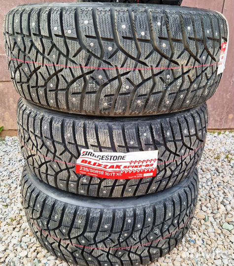 Bridgestone Blizzak Spike-02 235/50 R18