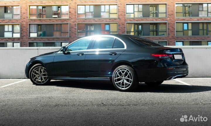 Аренда Mercedes-Benz E-класс W213/S213/C238/A238 (2016—2021) от одной минуты в Москве