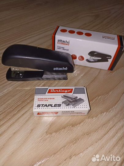 Настольная подставка для канцелярии, степлер