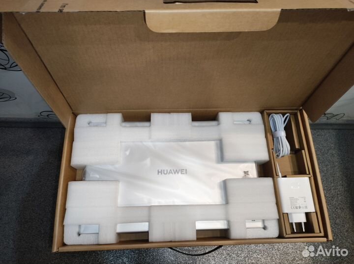 Huawei Matebook d15,AMD R7 5700U,AMD Vega-8,16/512