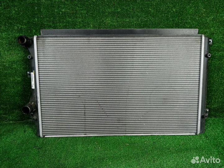 Радиатор охлаждения двигателя Volkswagen Jetta 5