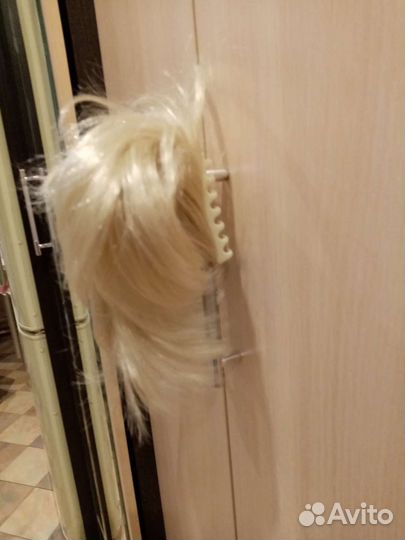 Шиньон на крабе блонд