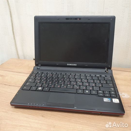 Нетбук Samsung N145 Plus