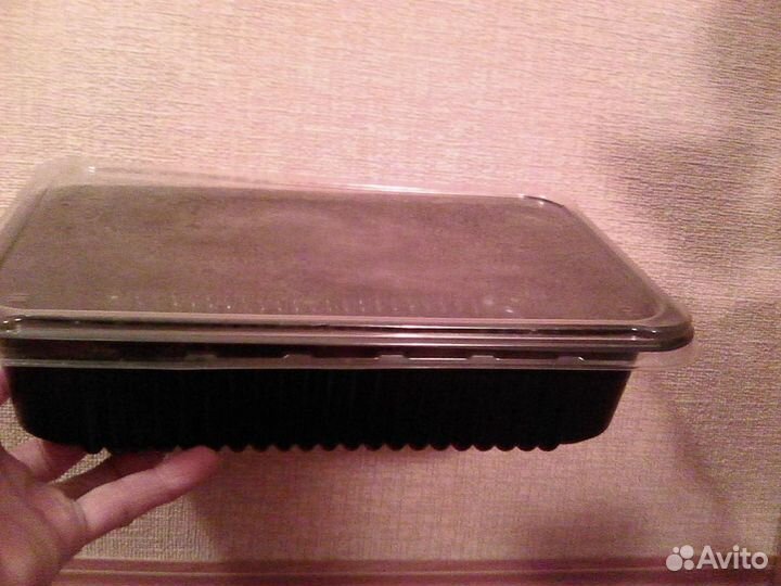 Пищевые пластиковые контейнеры с крышками