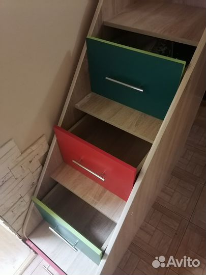 Лестница, полка, шкафчик