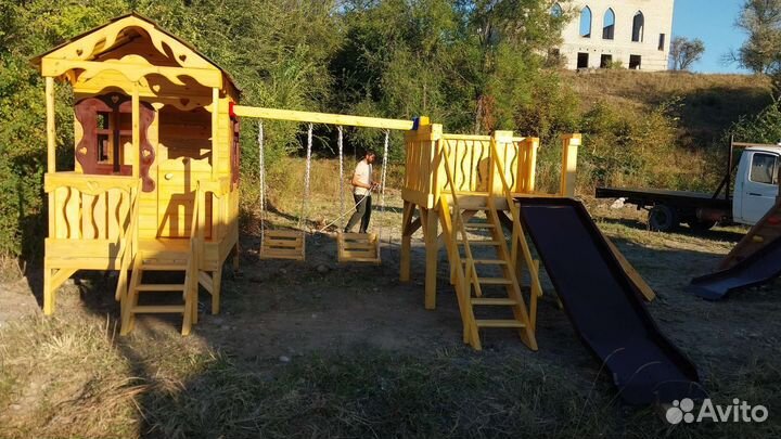 Детский игровой комплекс с горкой