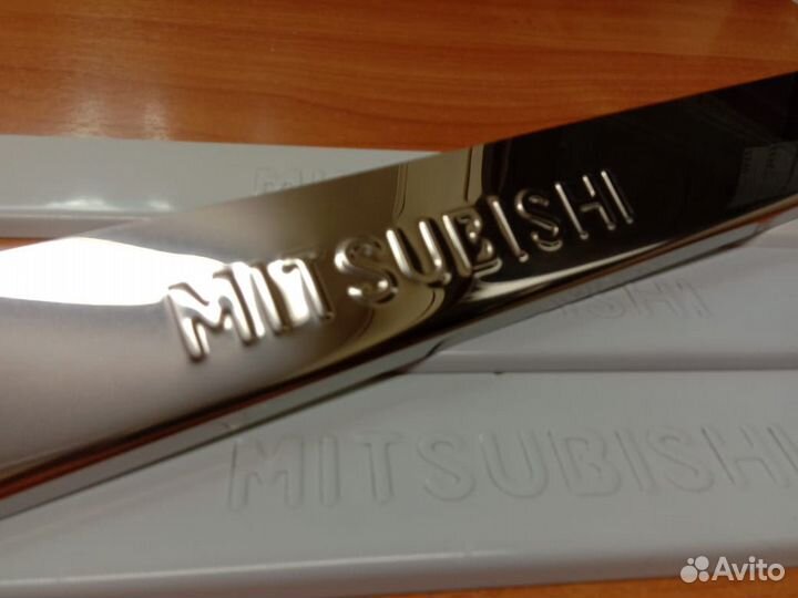 Накладки на пороги Mitsubishi Outlander (2007-12)