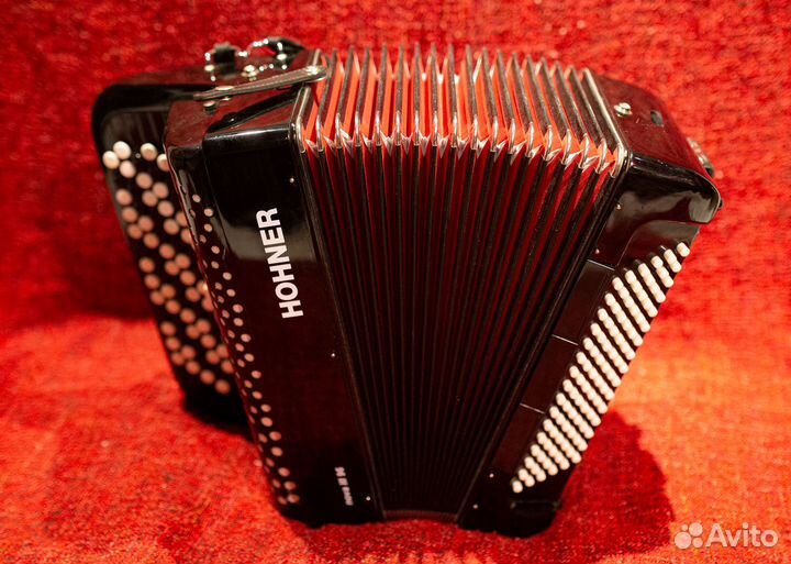 Кнопочный аккордеон (баян) Hohner Nova III 96