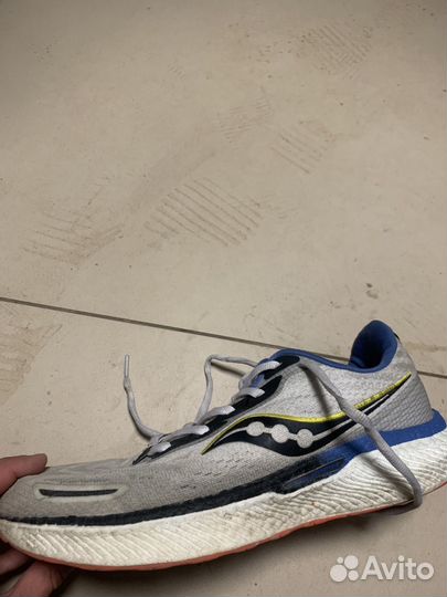 Кроссовки saucony