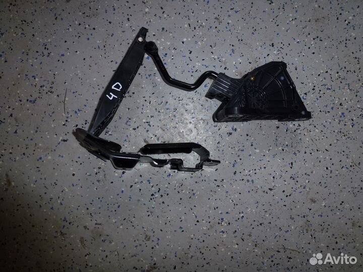 Honda Civic 4D 8 педаль газа 1.8L