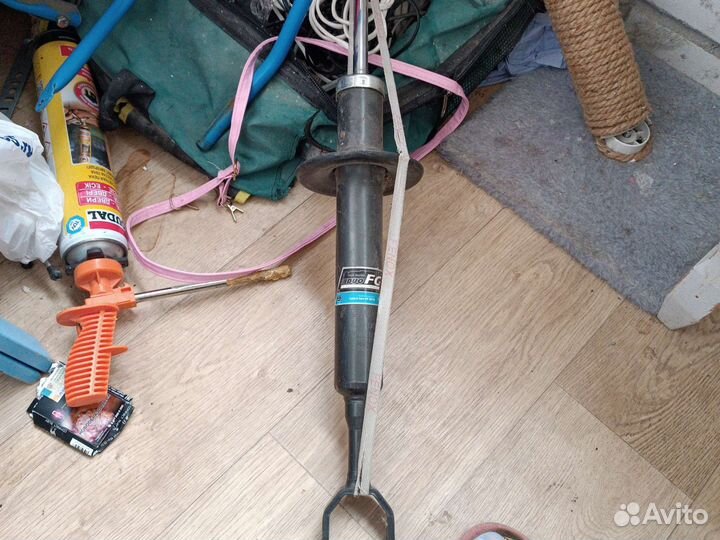 Стойка передняя пассат б 5