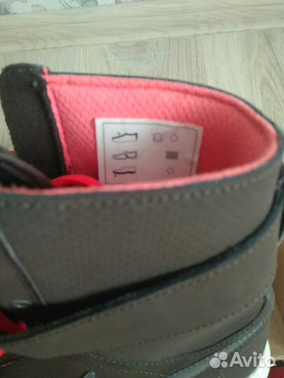 Спортивная обувь