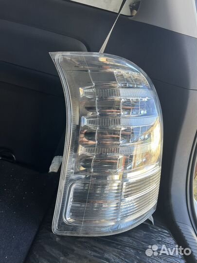 Wish фонарь задний