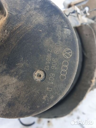 Насос продувки катализатора Volkswagen Passat B5