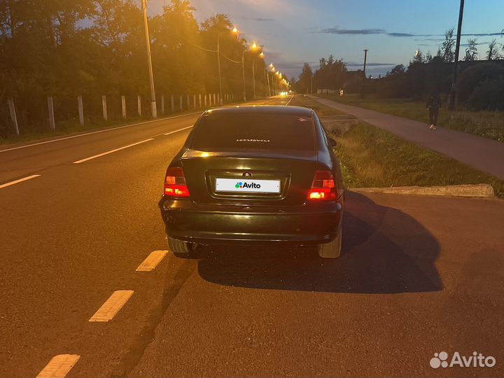 Opel Vectra 1.6 МТ, 1997, битый, 407 116 км