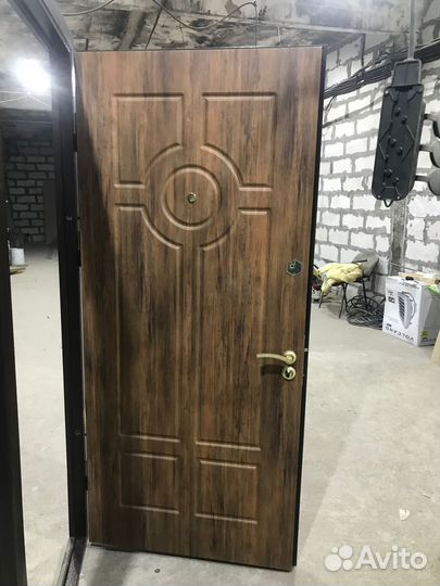 Дверь входная металлическая