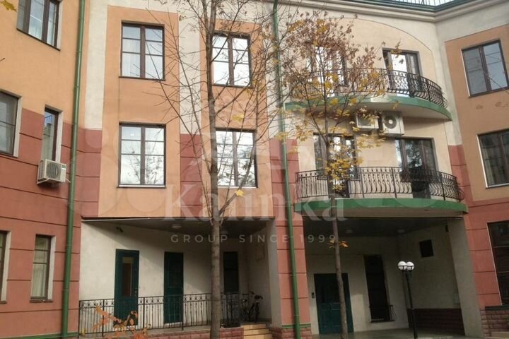 6-к. квартира, 225,3 м², 2/8 эт.