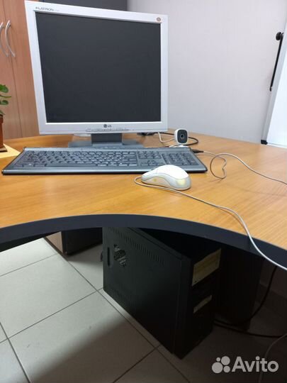 Компьютер системный блок с монитором