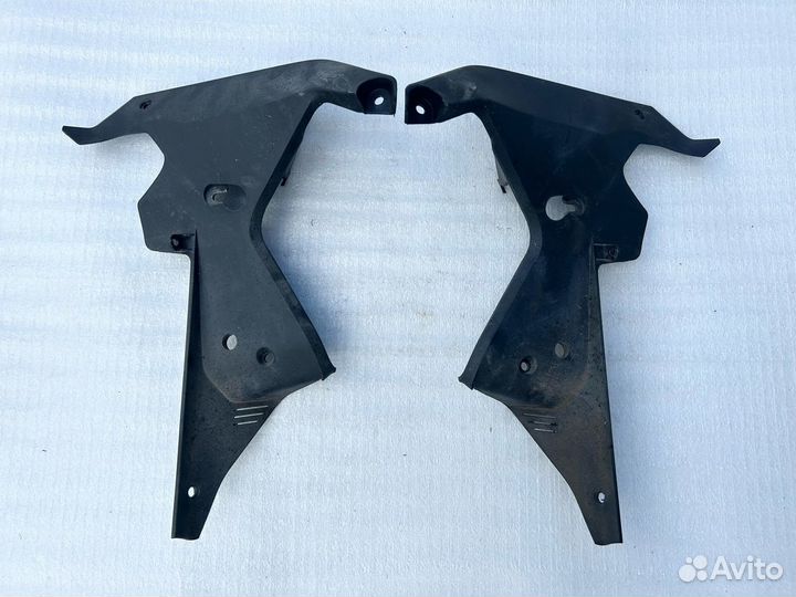 KTM 1290 Super Duke GT боковой внутренний пластик