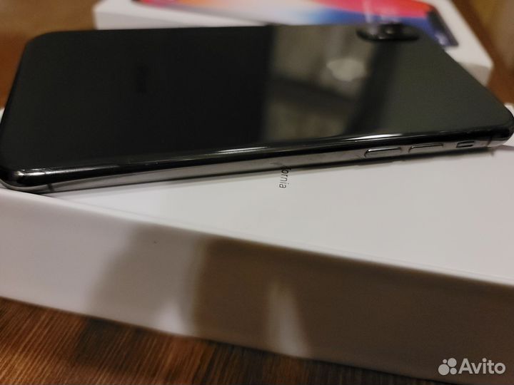iPhone X, 64 ГБ