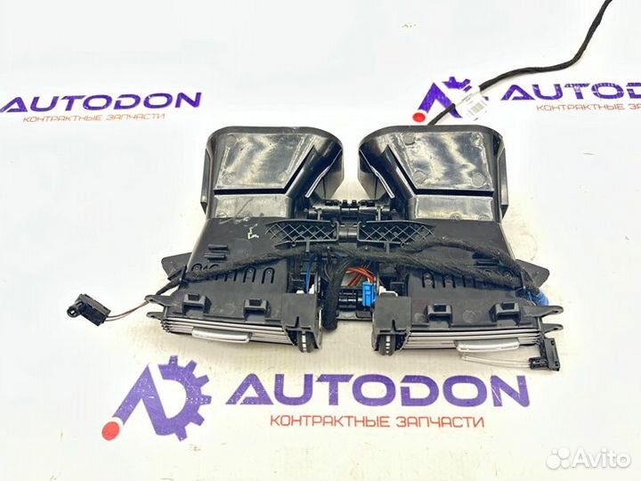 Дефлектор обдува центральный Mercedes E-Класс W212