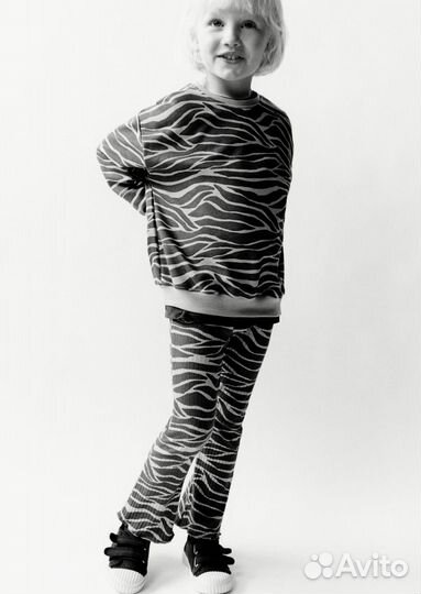 Костюм zara для девочки 98 104