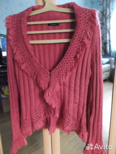 Вязанная кофточка