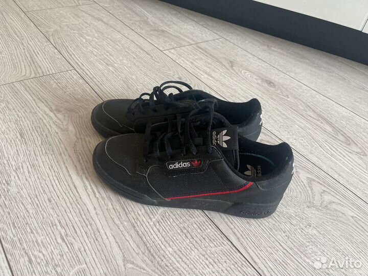 Кроссовки adidas