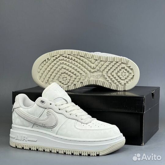 Кроссовки Nike Air Force 1 luxe белые женские