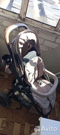 Прогулочная коляска