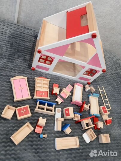 Игрушечный домик (дерево)