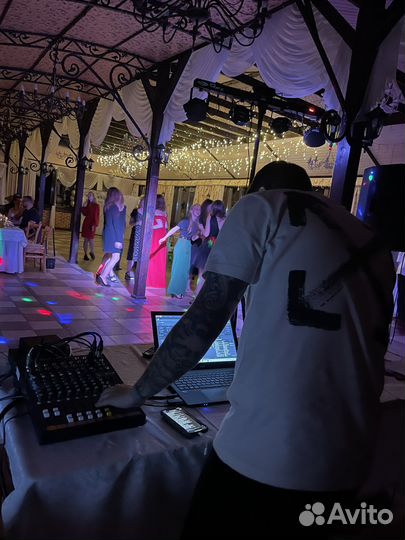 DJ, диджей, музыкальное сопровождение