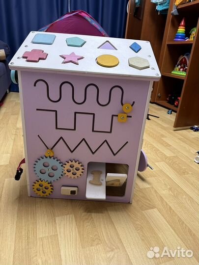 Игрушка Домик бизиборд