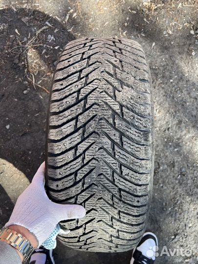 Nokian Tyres Hakkapeliitta 8 225/55 R17