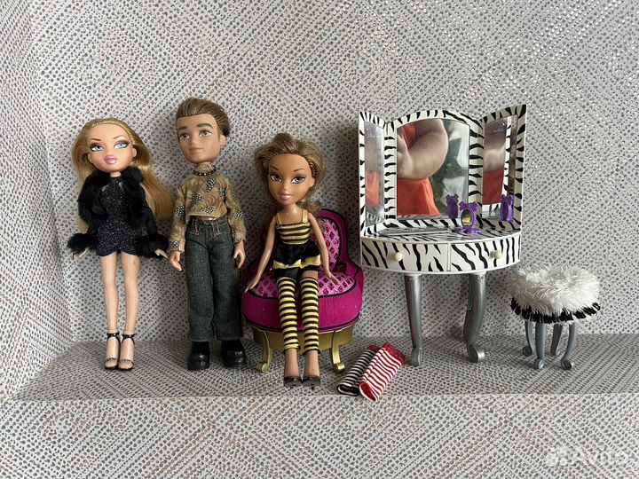 Куклы Bratz, мебель, одежда