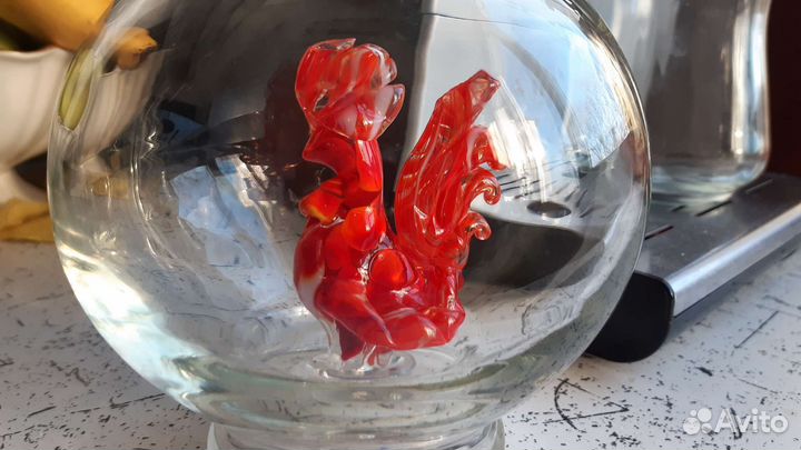 Графин с петухом старинный